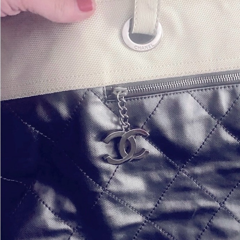 Authentic Vintage Chanel Grey and Cream Tote Bag 25 deep